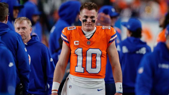 Broncos admit offense lagging following ugly win over Raiders