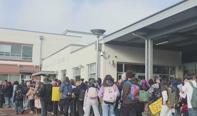 Estudiantes de McMinnville protestan por arresto de ICE “Nos sentimos inseguros”