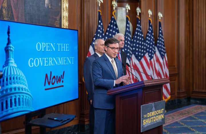 Government Shutdown Reaches Day 35, Poised to Become Longest in US History