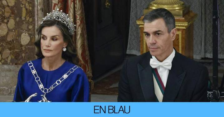 Letizia culpable de la abdicación y exilio. Juan Carlos la odia: "No soporto que sea..."