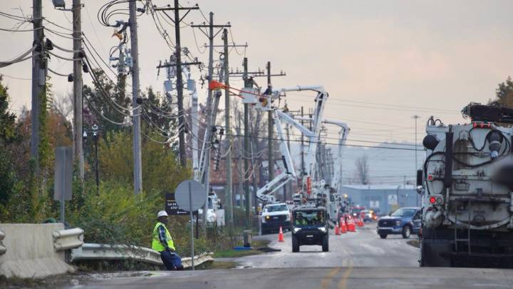 Business owners to begin returning to Grade Lane following deadly UPS plane crash