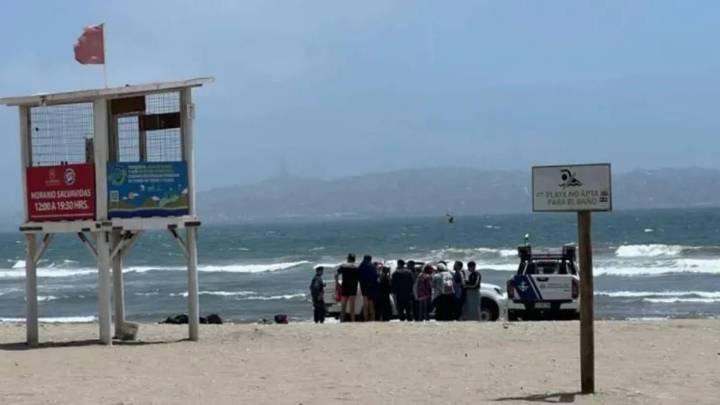 Cinco jóvenes sanjuaninos fueron arrastrados por el mar en La Serena y uno está desaparecido