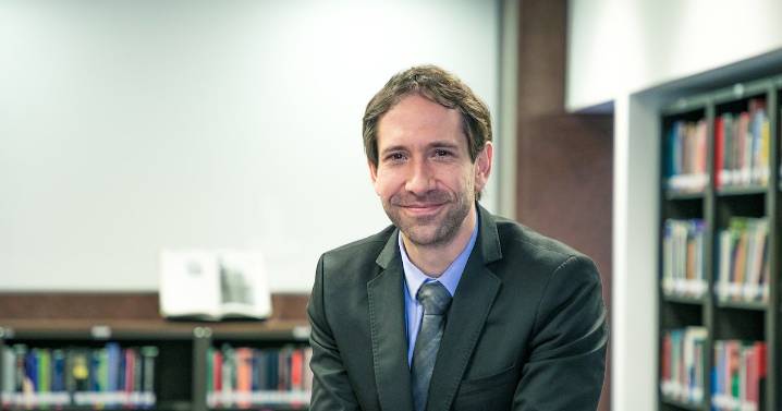 Salario mínimo 2026 y otros riesgos podrían llevar a subir tasas, advierte banquero central