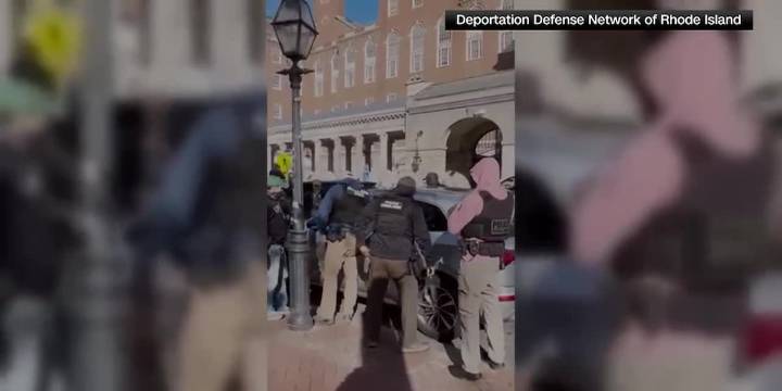 16-year-old intern mistakenly detained by ICE agents outside courthouse