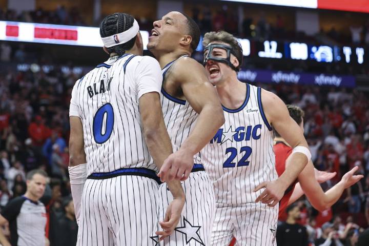 Deadspin | Surging Magic put improved offense up against wayward Clippers