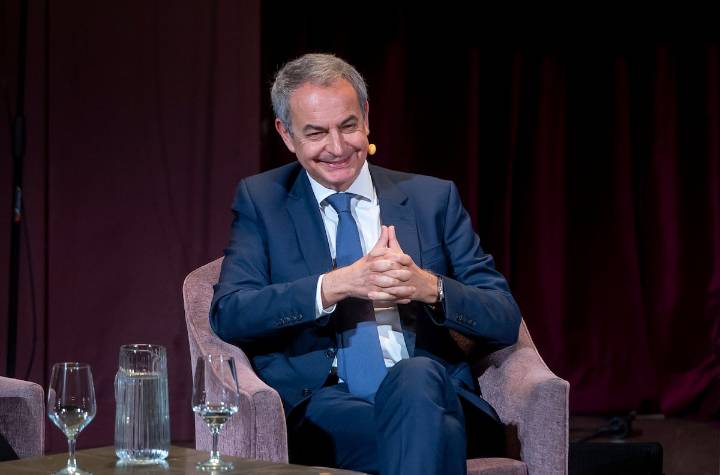 Zapatero cree que las memorias del rey emérito van a corroborar que Felipe VI “le está mejorando”