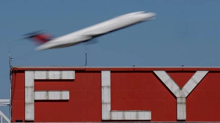 Crisis aérea en Estados Unidos: cierre de gobierno afectará 40 aeropuertos y vuelos internacionales