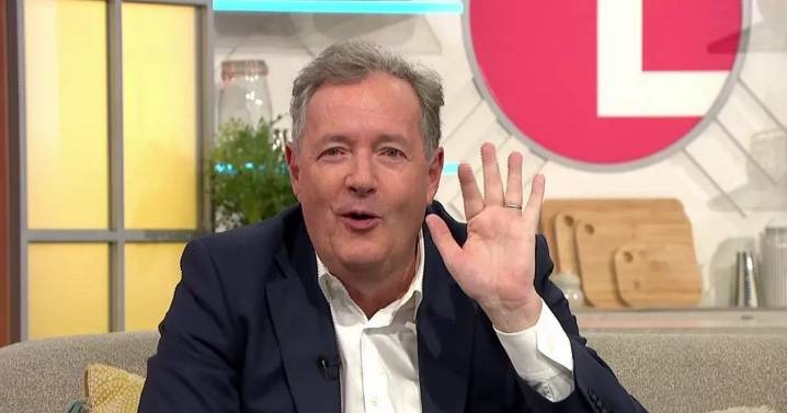 Lorraine Kelly's one-word response after Piers Morgan makes 'savage' ITV cuts jab on live TV