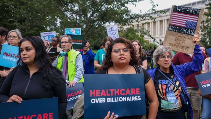 The shutdown is dragging on. But Americans aren’t tiring of Democrats’ demands.