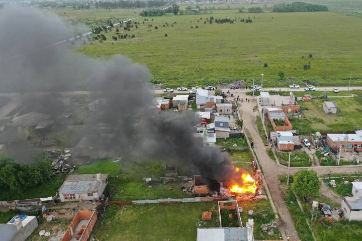 Incidentes, paro y denuncias de violencia tras un supuesto abuso de dos alumnas por un chico de 10 años