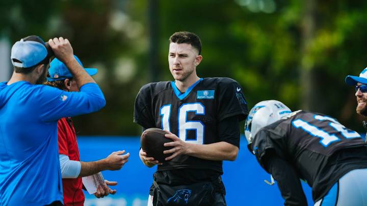 Panthers bring back quarterback Mike White