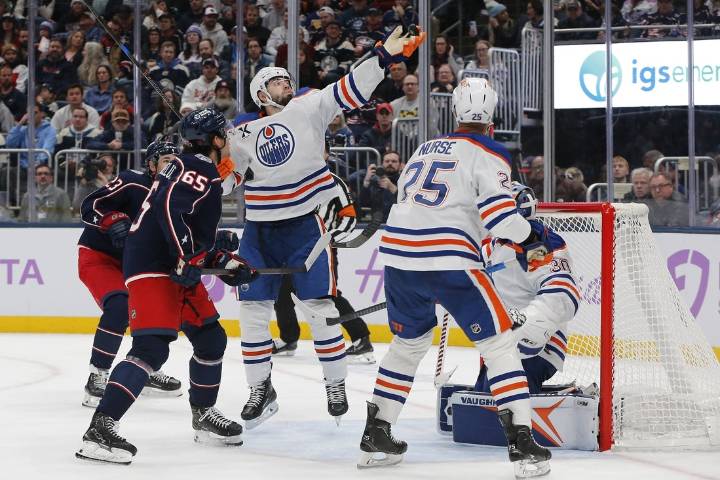 Deadspin | Mathieu Olivier's 3-point night lifts Blue Jackets over Oilers