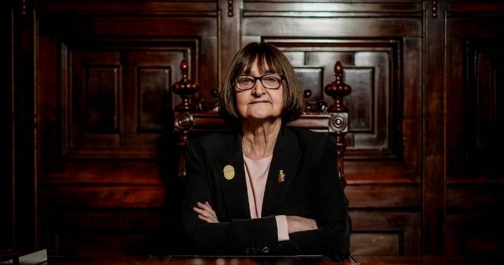 ¿Ir o no ir por la reelección como rectora de la Universidad de Chile? La decisión de Rosa Devés