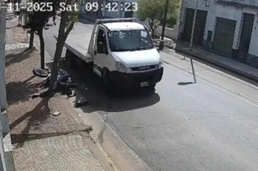 Detuvieron a un camionero por la muerte de un motociclista tras una discusión callejera