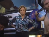 VIDEOS. El polémico rap de Evelyn Matthei que encendió las redes y provocó críticas de Kast: “Se hace daño a ella misma”