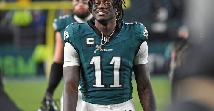 A.J. Brown is still on the Eagles’ roster after the NFL trade deadline, as expected