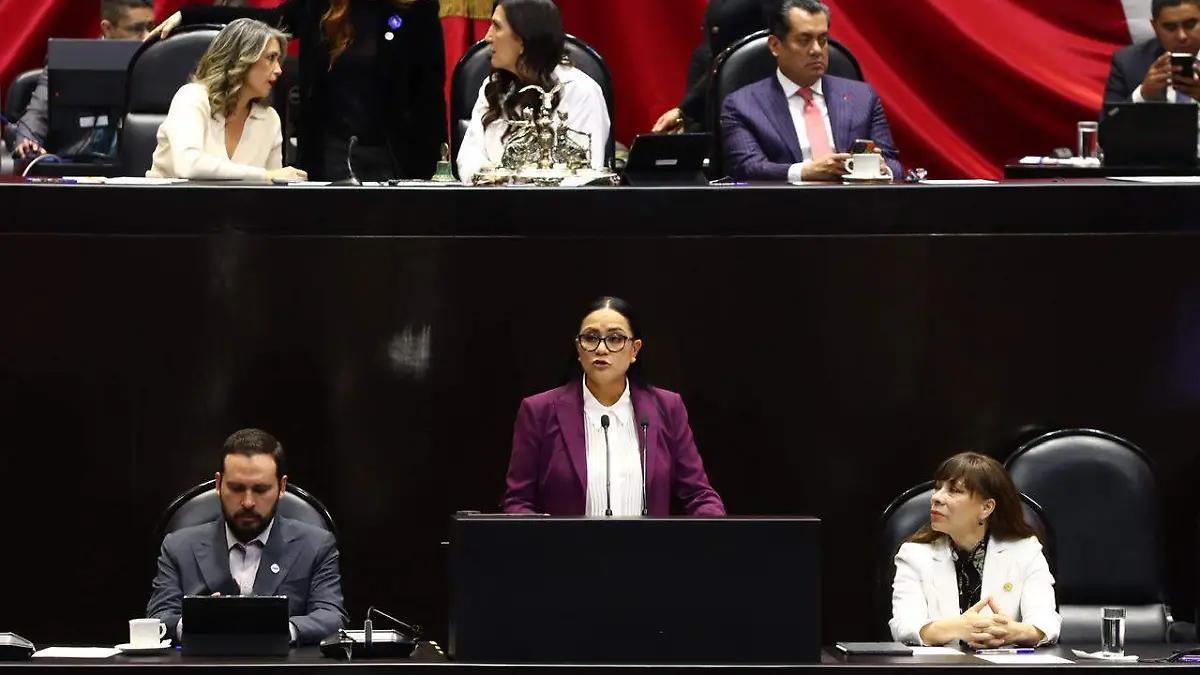 “13 millones de personas salieron de la pobreza y 32 millones reciben apoyos”, dice Ariadna Montiel ante diputados