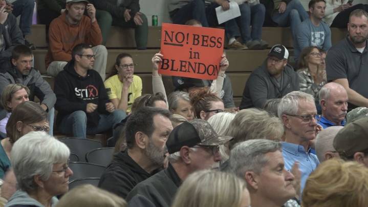 Residents continue to rally against energy plant in Blendon Twp.