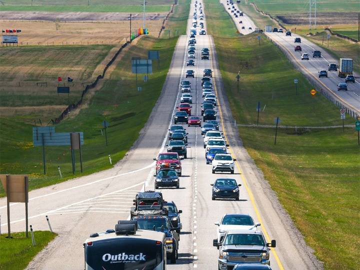 Bell: Danielle Smith UCP wants to hike speed limits on Alberta divided highways