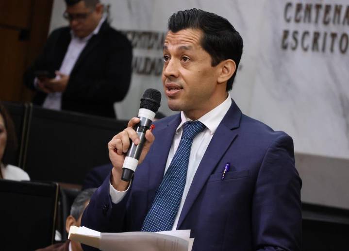 Ejecutará AyD en diciembre financiamiento autorizado