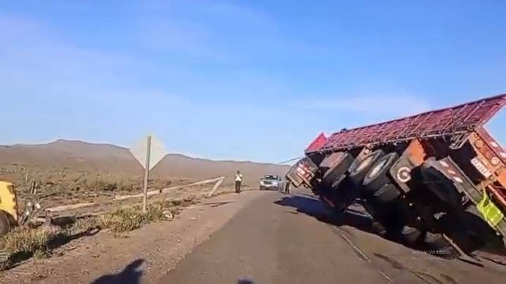 Nuevo vuelco en una ruta nacional abandonada por el gobierno de Milei