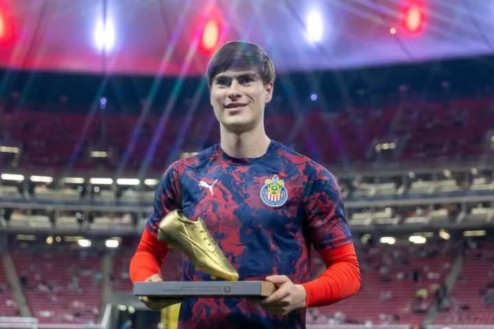 Afición rojiblanca apoya a la “Hormiga” con dinámica inspirada en Goku