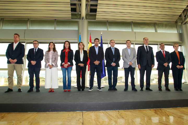 El Consell guarda un minuto de silencio por el asesinato machista de una mujer en Alicante