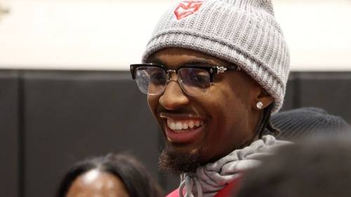 'Tyrese Maxey Foundation' gives out 3,000 turkey dinners to local families