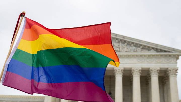Corte Suprema de EEUU rechaza anular decisión que legalizó el matrimonio homosexual
