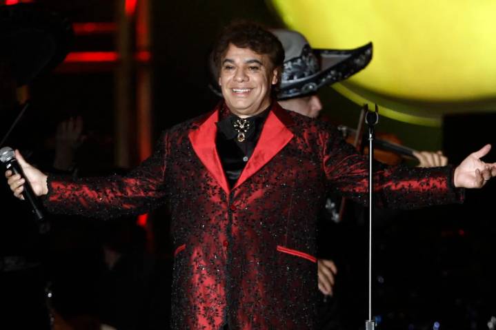 María José Cuevas comparte su experiencia en el archivo de Juan Gabriel