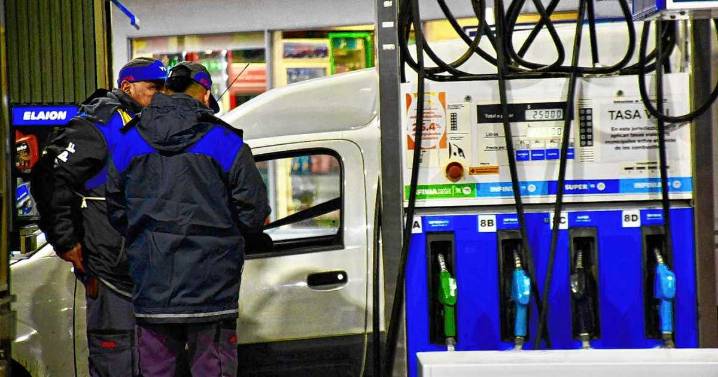 Nafta y gasoil sin suba por ahora: el Gobierno postergó el aumento del impuesto a los combustibles