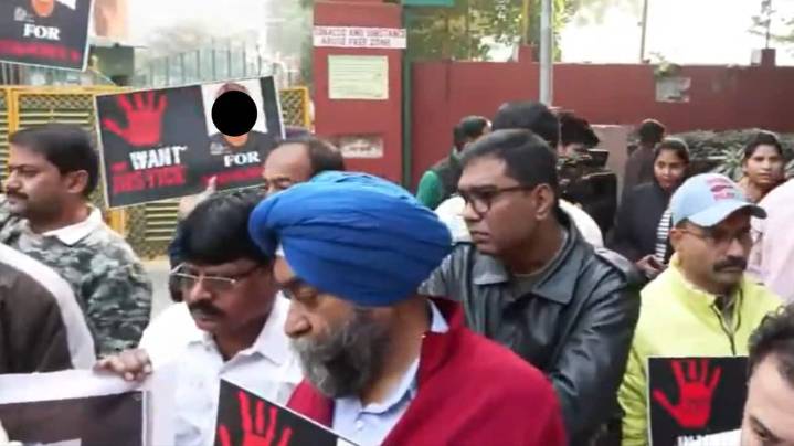 Parents, friends protest in front of Delhi school after Class 10 student's suicide