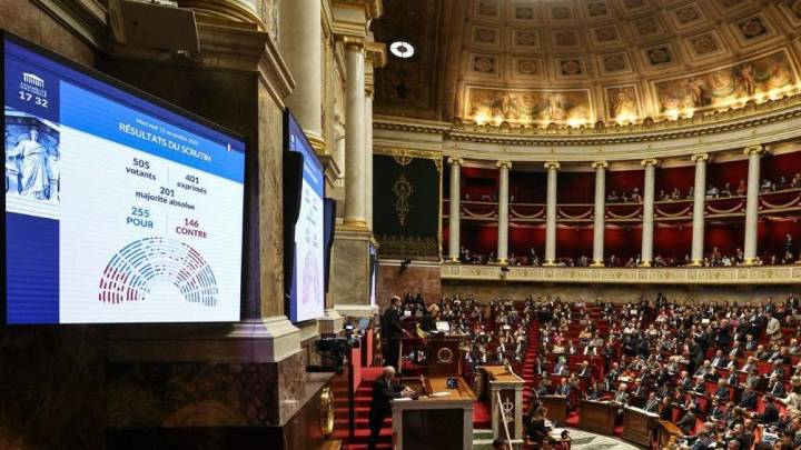 La Asamblea Nacional francesa suspende la reforma de las pensiones