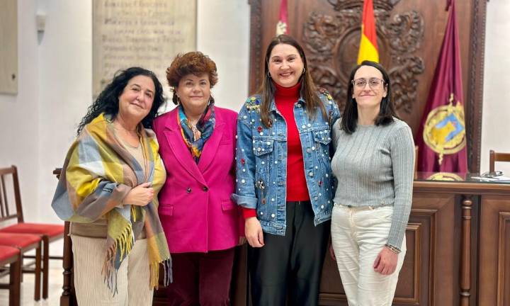 Lorca destina más de 30.000 euros a tres programas sociales clave para apoyar a dependientes y cuidadores esta Navidad