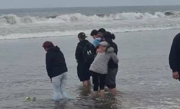Hallan un cuerpo en la costa chilena e investigan si es del argentino que fue arrastrado por el mar