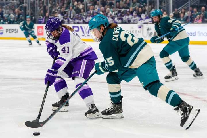 Frost spoils Seattle's home opener before record crowd