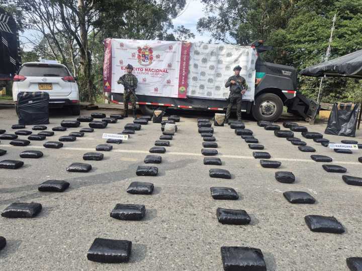 Dos golpes del Ejército contra el narcotráfico dejan más de 500 kilos de droga incautada en el Cauca