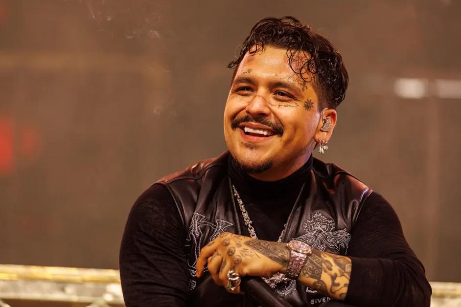 Christian Nodal es absuelto de proceso en su pleito con Universal Music