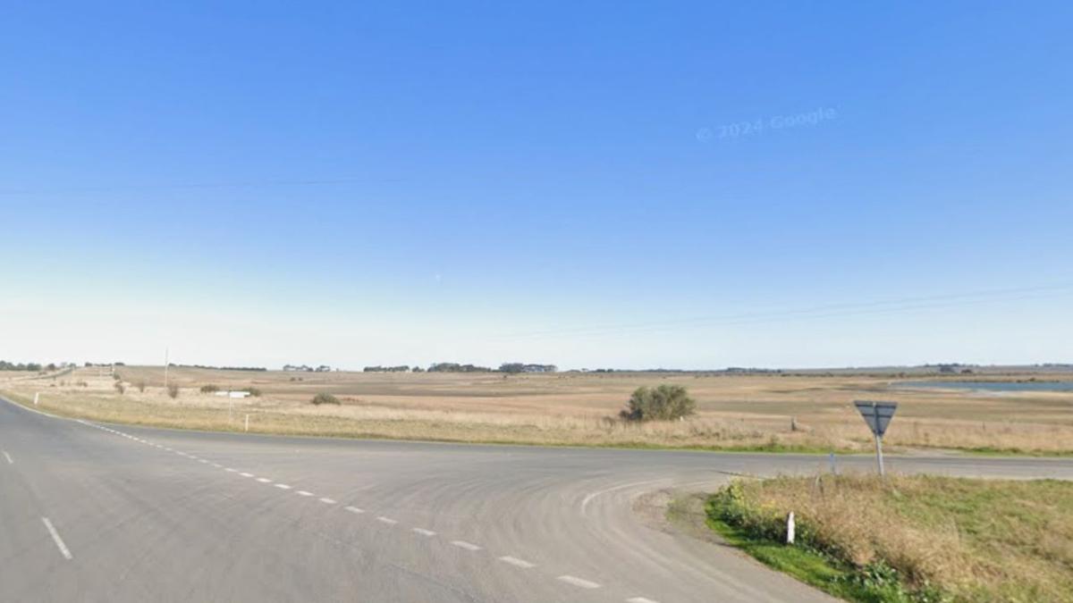 Two children and adult killed in truck collision in Stoneleigh, Victoria