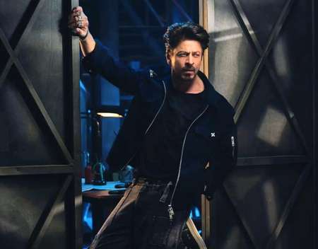 Shah Rukh Khan stuns with silver-haired look in ‘King’ announcement