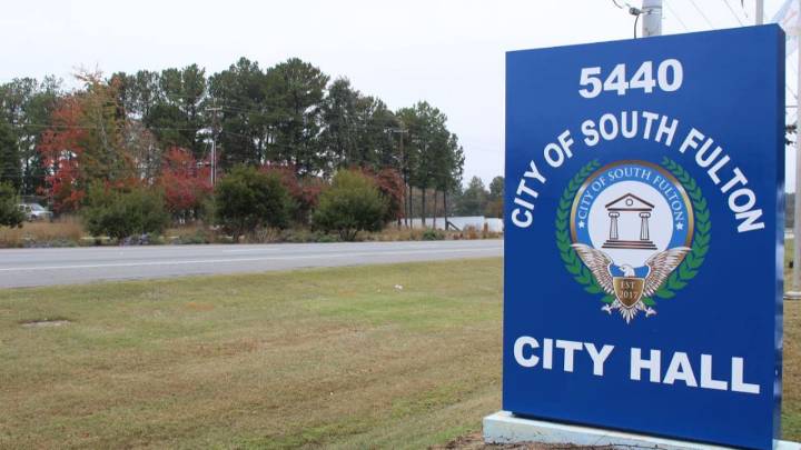 South Fulton mayoral race heads to runoff next month