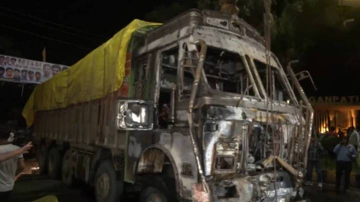Pune Horror: Speeding Container Truck Mows Down Vehicles, 7 Dead India News