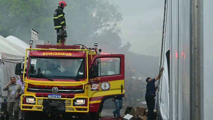 Incendio obliga a evacuar la zona de negociaciones de la COP30 de Belém