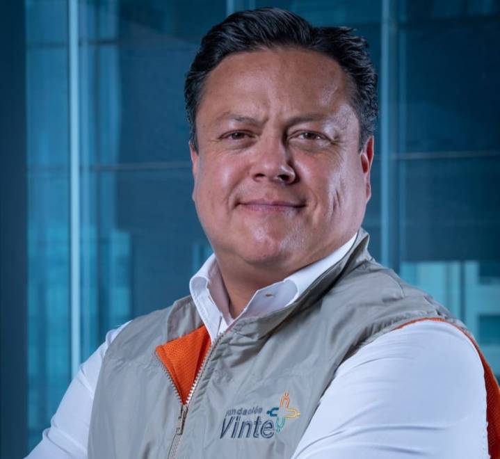 Quién es Carlos Cadena y cómo convierte a Fundación Vinte en una referencia de impacto social