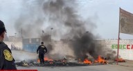 Paro de transportistas: Quema de llantas genera bloqueo temporal en la avenida Túpac Amaru