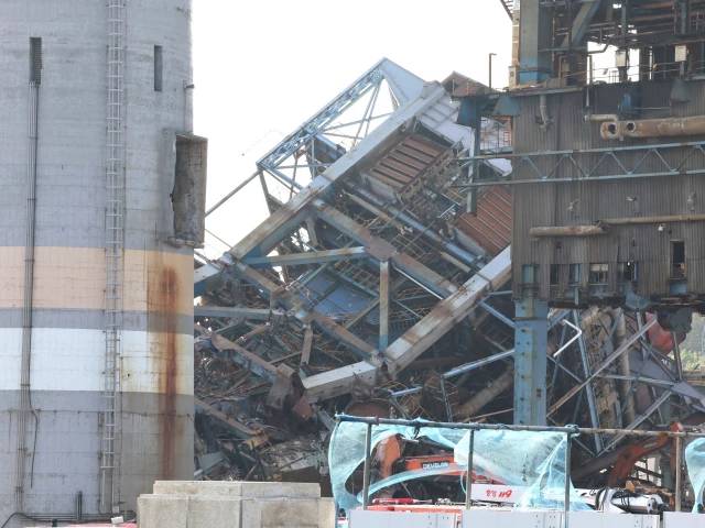 Five remain trapped after collapse at South Korea power plant, fire official says