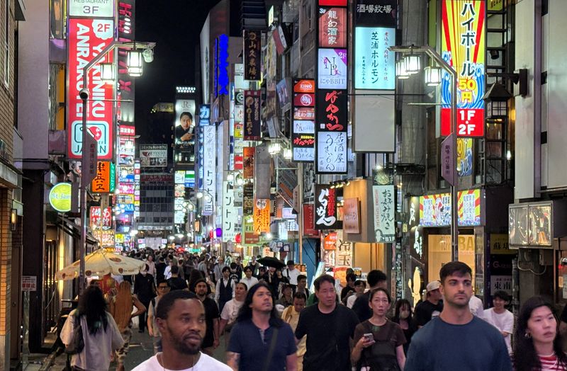 Core consumer prices in Japan's capital rise 2.8% yr/yr in November