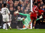 Una monumental actuación de Courtois no le alcanzó al Madrid para conservar su invicto en Champions