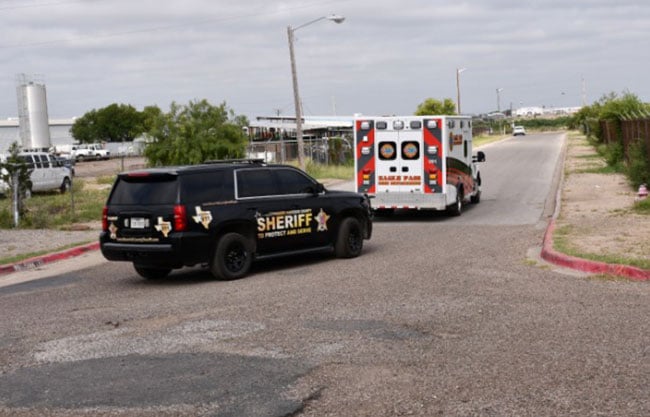 Tras pelea, sujeto agrede a un agente del Sheriff de Eagle Pass