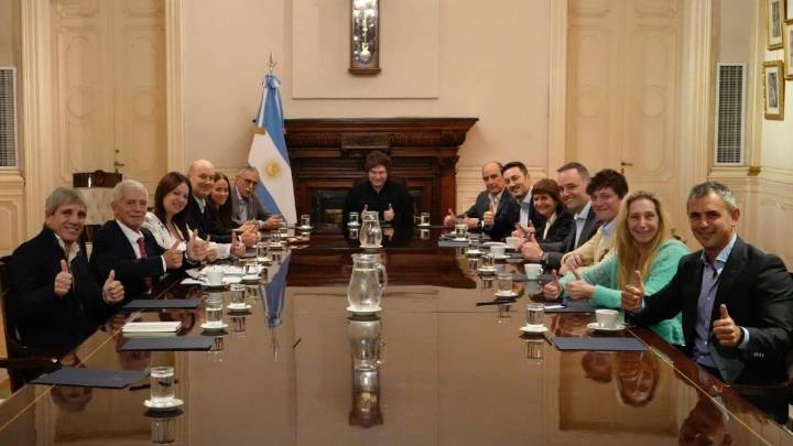Javier Milei reunió a su Gabinete en Casa Rosada y reactió la mesa política del Gobierno
